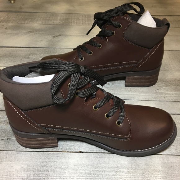 Eastland Bandana Ankle Boots Size 85m 